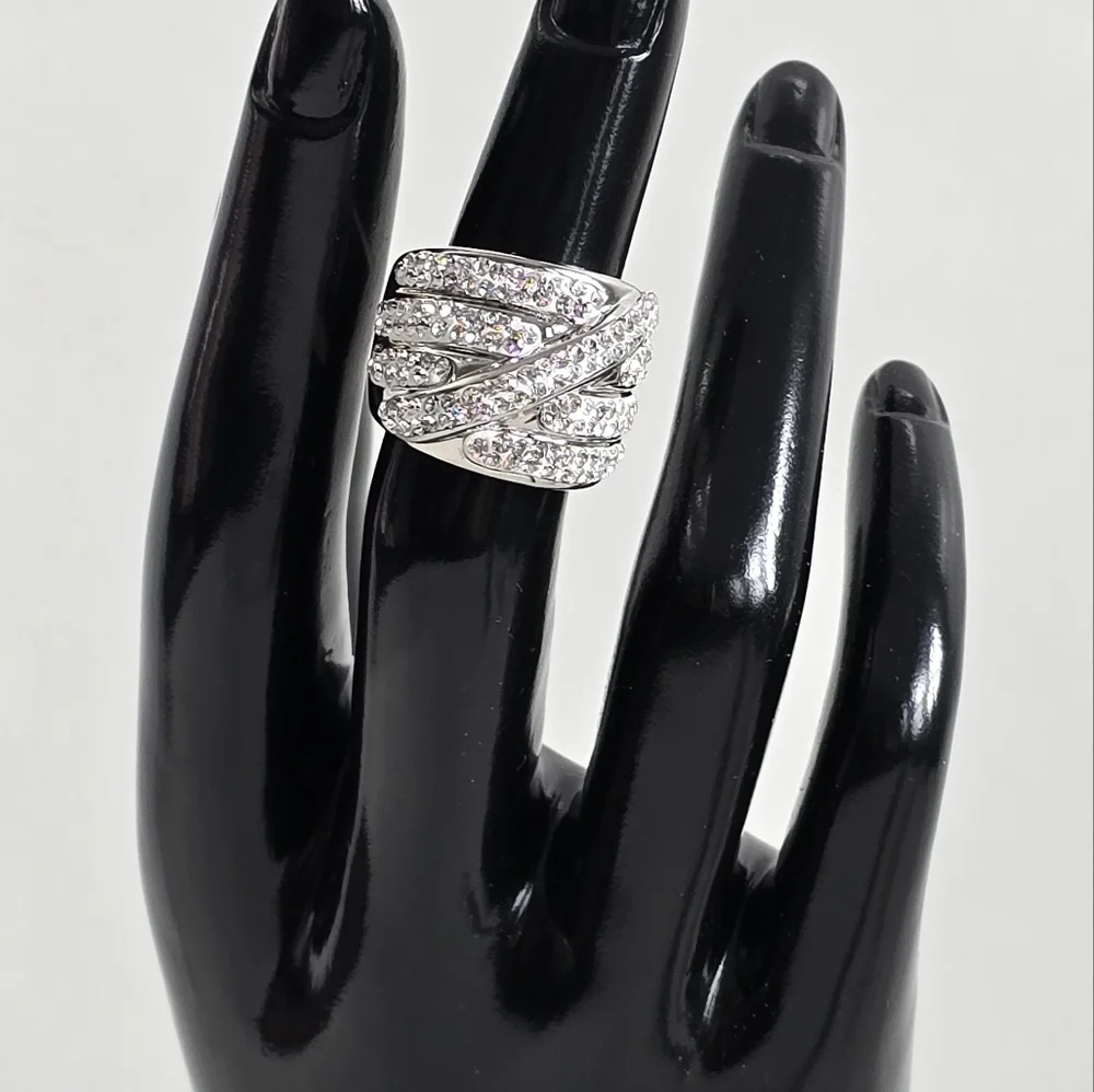 Intricate Sterling Silver 925 Ring with Pavé Gemstones
